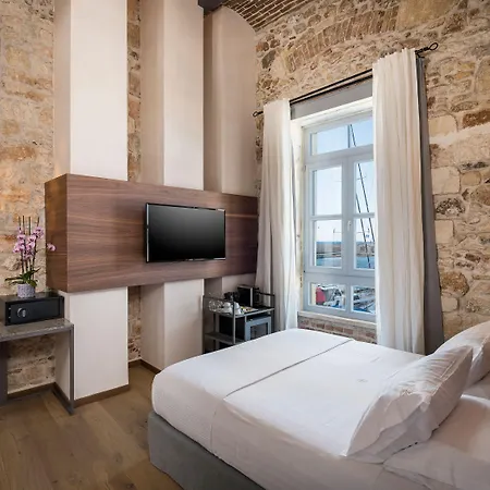 Ambassadors Boutique Hotel 5*