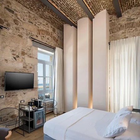 Ambassadors Boutique Готель 5*