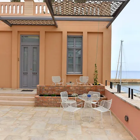 Ambassadors Boutique Готель 5*