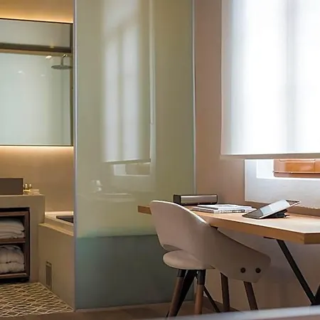 Ambassadors Boutique Hotell 5*