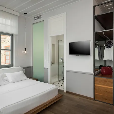 Ambassadors Boutique Hotel 5*