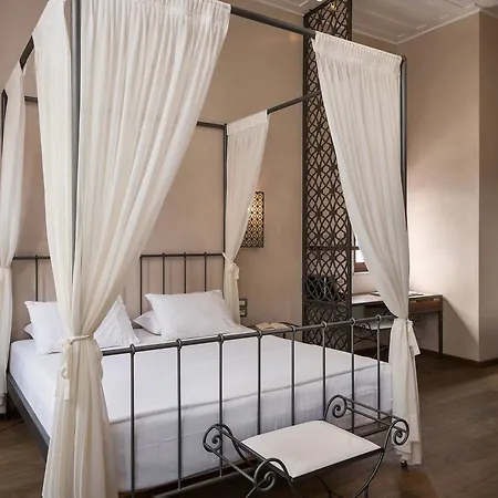 Ambassadors Boutique Hotel 5*