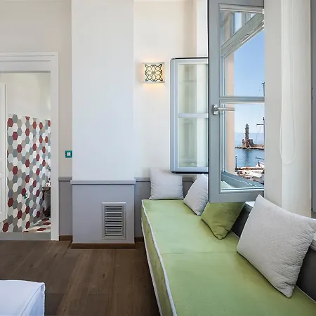 Ambassadors Boutique Hotel