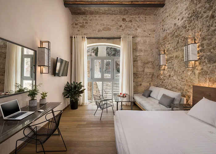 Ambassadors Boutique Hotel