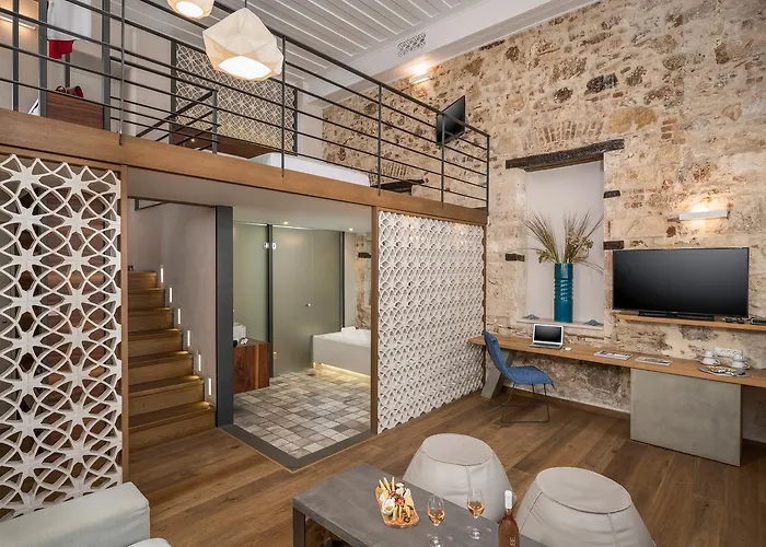 Ambassadors Boutique Hotel 5*